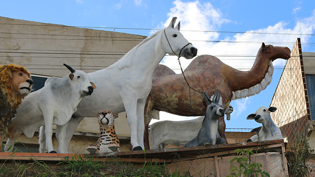 Cavalo em Fibra de Vidro Tamanho Real.